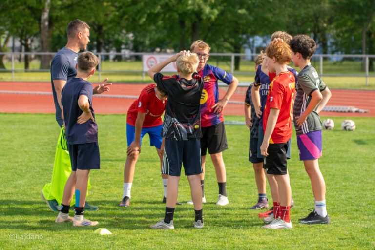 Trénink pod vedením šéftrenéra z&nbsp;FK Pardubice